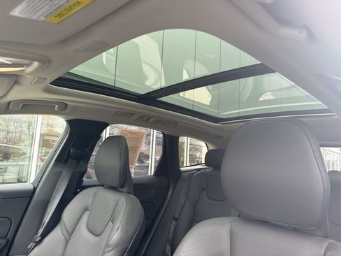 Certified 2025 Volvo XC60 B5 Plus image 16