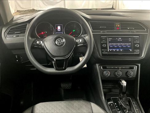 Used 2020 Volkswagen Tiguan S image 17
