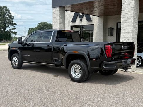 Used 2024 GMC Sierra 3500 Denali Ultimate AWD/4WD image 6