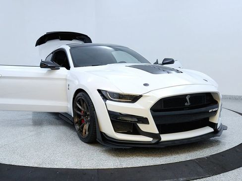 Used 2020 Ford Mustang Shelby GT500 w/ Technology Package RWD image 12