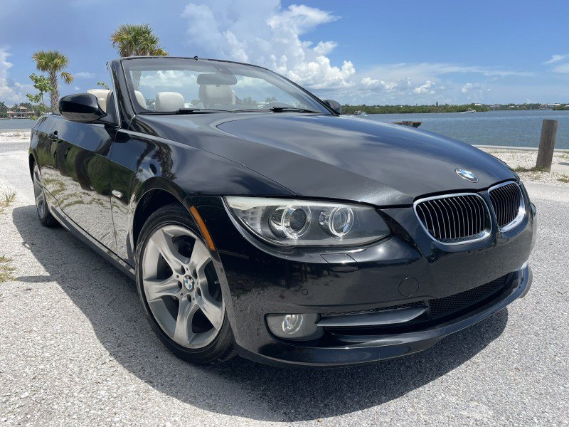 Used 2013 BMW 335i Convertible w/ Premium Pkg RWD image 1