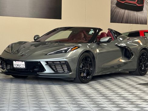 Used 2022 Chevrolet Corvette Stingray Premium Conv w/ Z51 Performance Package RWD image 8