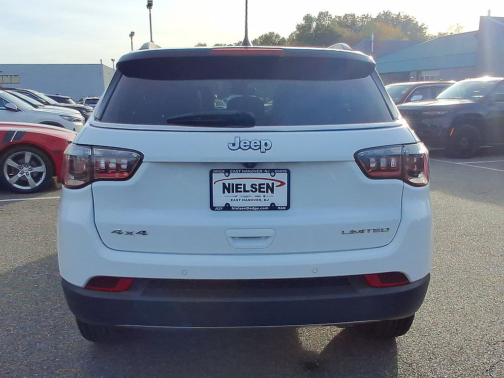 Used 2024 Jeep Compass Limited w/ Sun and Sound Group AWD/4WD image 29