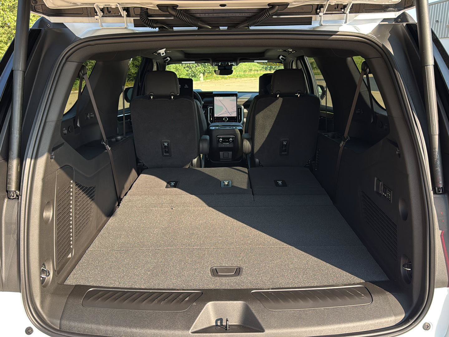 New 2026 GMC Yukon XL Elevation w/ Elevation Premium Package AWD/4WD image 25