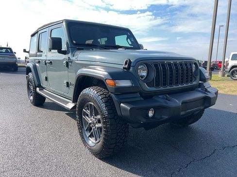 Used 2024 Jeep Wrangler Unlimited Sport image 3
