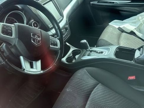 Used 2019 Dodge Journey SE FWD image 4
