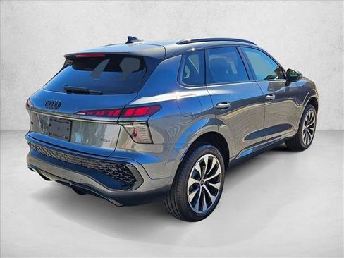 New 2026 Audi Q3 quattro 2.0T AWD/4WD image 2