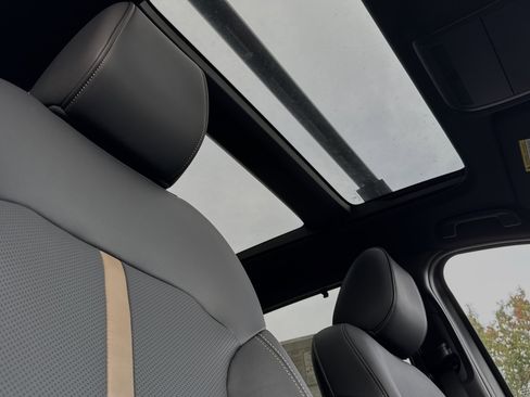 Used 2025 MAZDA CX-70 Plug-In Hybrid w/ Premium Plus image 18