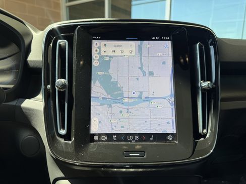 Used 2023 Volvo C40 P8 Recharge Ultimate image 21