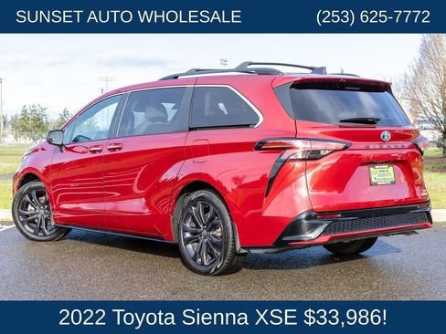 Used 2022 Toyota Sienna XSE FWD image 42