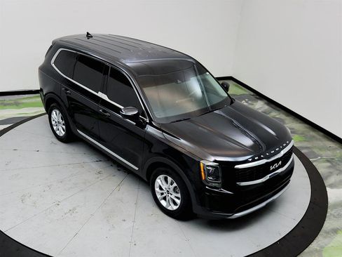 Used 2022 Kia Telluride LX FWD image 32