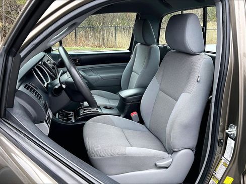 Used 2012 Toyota Tacoma 4x4 Regular Cab image 9
