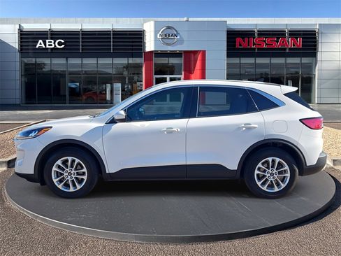 Used 2020 Ford Escape SE image 8