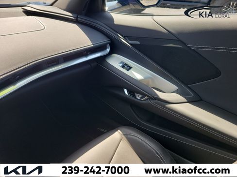 Used 2025 Chevrolet Corvette Stingray Convertible w/ 1LT RWD image 29