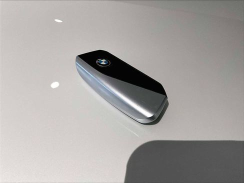 Used 2025 BMW X5 xDrive50e w/ M Sport Package image 34