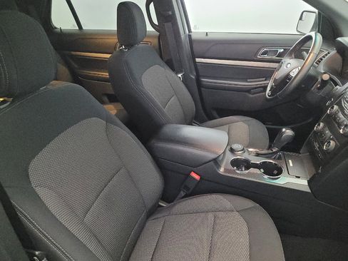 Used 2018 Ford Explorer XLT AWD/4WD image 21