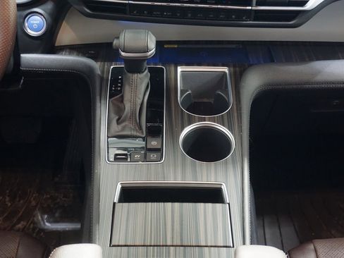 Used 2024 Toyota Sienna Platinum image 33