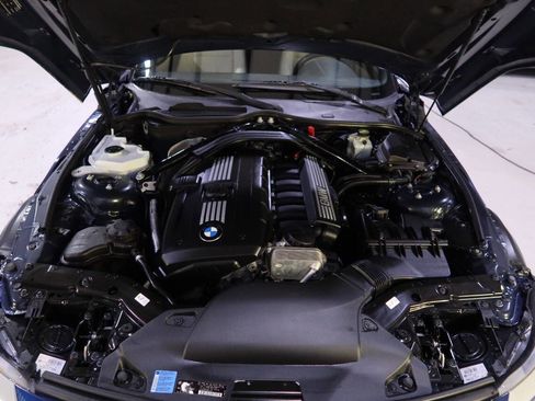 Used 2011 BMW Z4 sDrive30i image 9