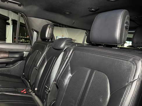 Used 2019 Ford Expedition Max Limited RWD image 24
