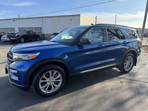 Certified 2022 Ford Explorer XLT w/ Equipment Group 202A image 2
