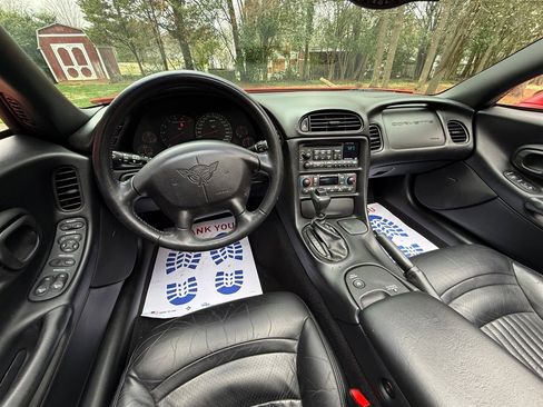 Used 2004 Chevrolet Corvette Coupe w/ Roof Package image 54