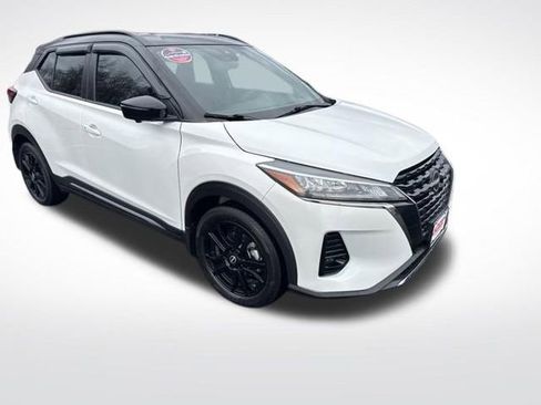 Used 2024 Nissan Kicks SR image 7