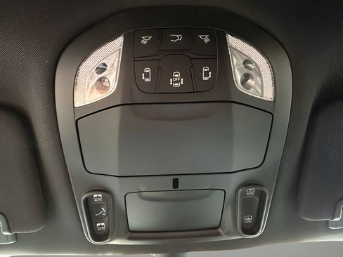 New 2026 Chrysler Pacifica Limited w/ Uconnect Theater Family Group image 29