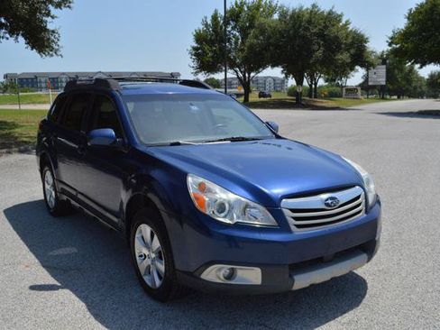 Used 2010 Subaru Outback 3.6R Limited AWD/4WD image 2