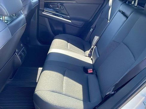 Certified 2022 Toyota Venza LE AWD/4WD image 12