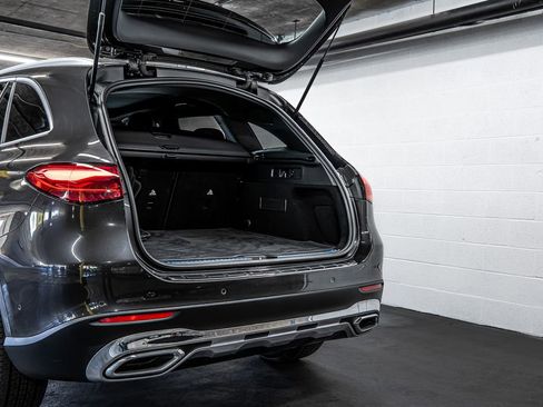 Used 2023 Mercedes-Benz GLC 300 image 17