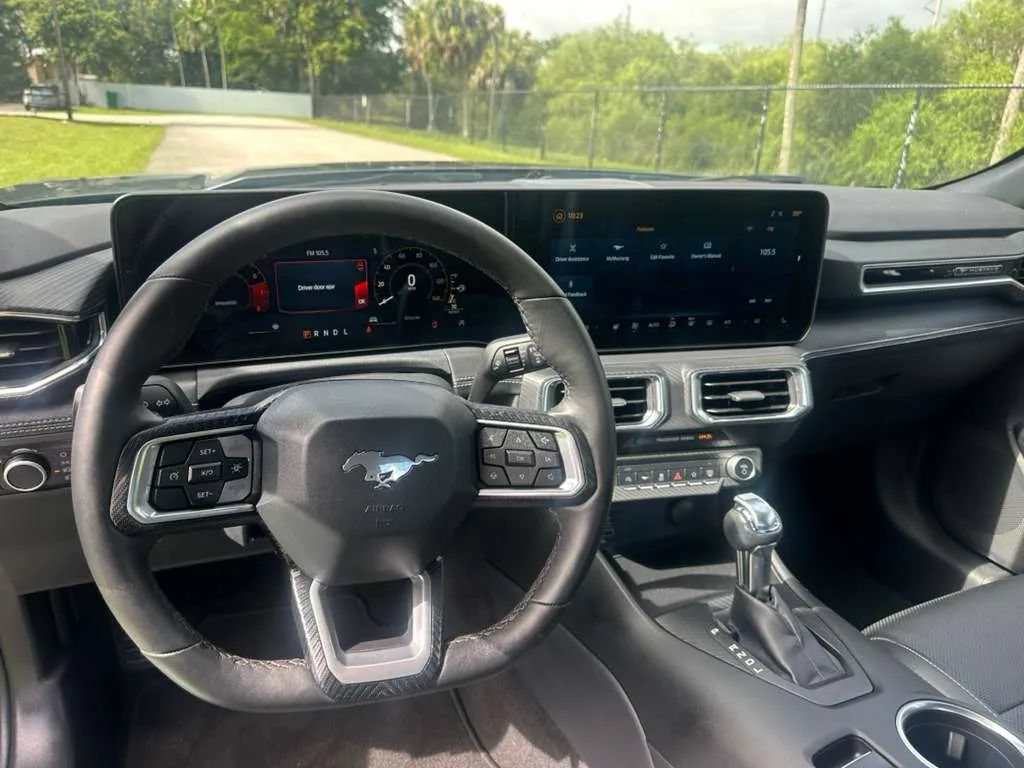 Used 2025 Ford Mustang Premium RWD image 10