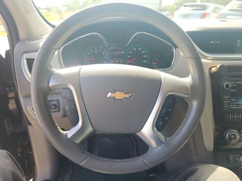 Used 2017 Chevrolet Traverse LT image 18