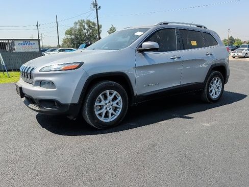 Used 2016 Jeep Cherokee Latitude AWD/4WD image 1