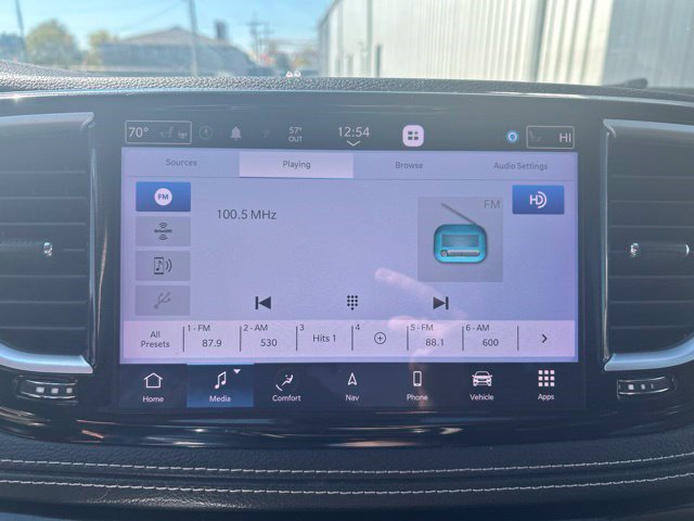 Used 2023 Chrysler Pacifica Limited FWD image 22