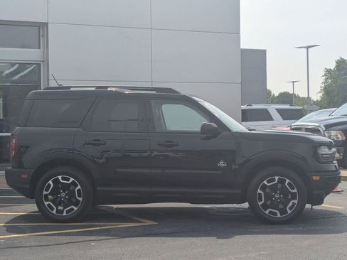 Used 2021 Ford Bronco Sport Outer Banks w/ Outer Banks Package image 2