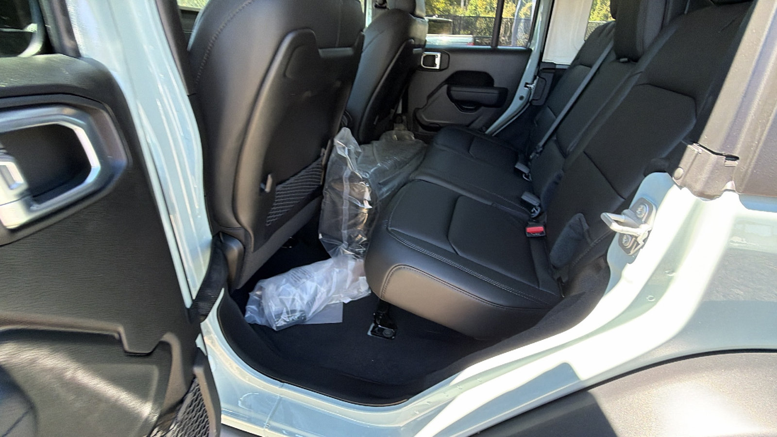 New 2027 Jeep Wrangler Unlimited Rubicon 392 AWD/4WD image 19