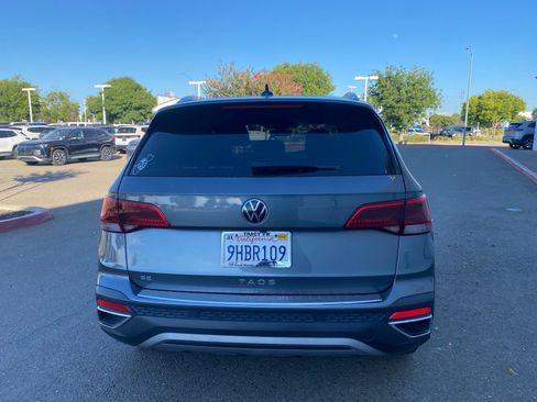 Used 2023 Volkswagen Taos SE FWD image 5