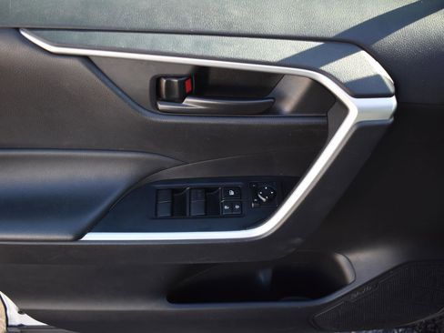 Used 2024 Toyota RAV4 LE image 18