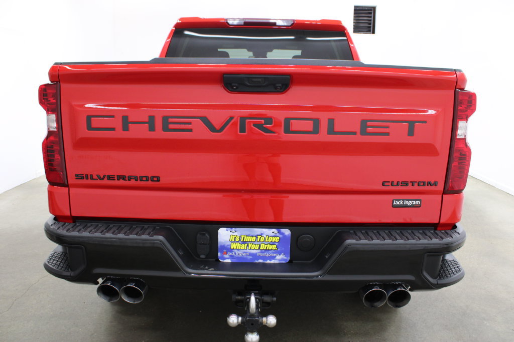 Used 2024 Chevrolet Silverado 1500 Custom Trail Boss w/ LPO, Dark Essentials Package AWD/4WD image 4