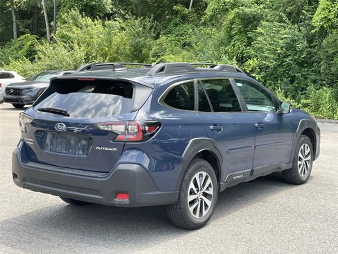 Certified 2025 Subaru Outback Premium AWD/4WD image 5
