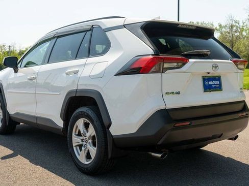 Used 2019 Toyota RAV4 XLE w/ Convenience Package AWD/4WD image 8