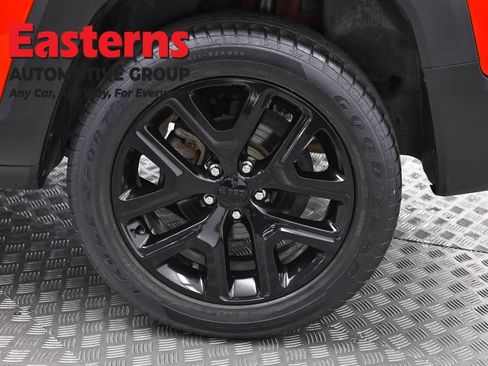 Used 2018 Jeep Renegade Altitude AWD/4WD image 34