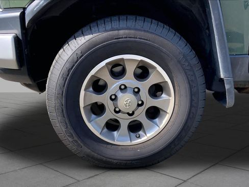 Used 2012 Toyota FJ Cruiser 4WD w/ Convenience Pkg image 10