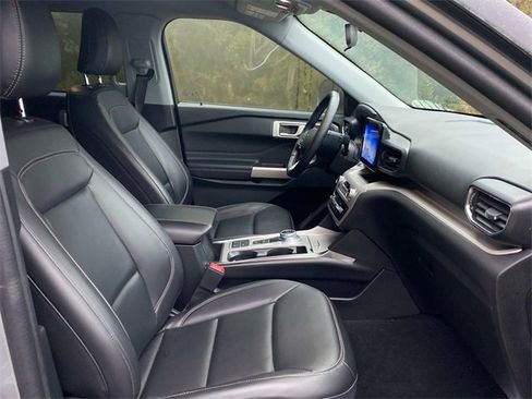 Used 2023 Ford Explorer XLT w/ Equipment Group 202A image 36