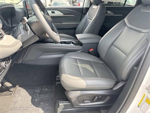 New 2025 Ford Explorer Active w/ Active Comfort Package image 19