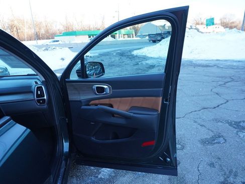 Used 2023 Kia Sorento SX Prestige image 31