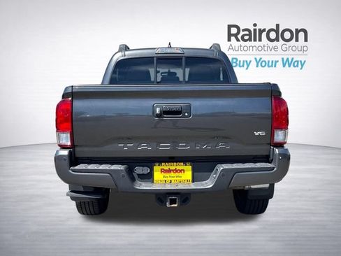 Used 2016 Toyota Tacoma TRD Sport AWD/4WD image 6