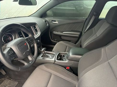 Used 2019 Dodge Charger SXT image 9