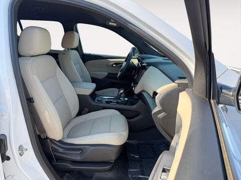 Used 2022 Chevrolet Traverse LS AWD/4WD image 24