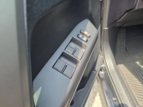 Used 2018 Toyota RAV4 XLE AWD/4WD image 14